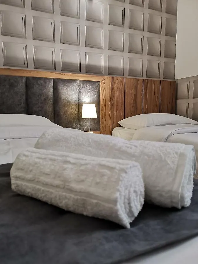 3 Rooms Hotel 第比利斯